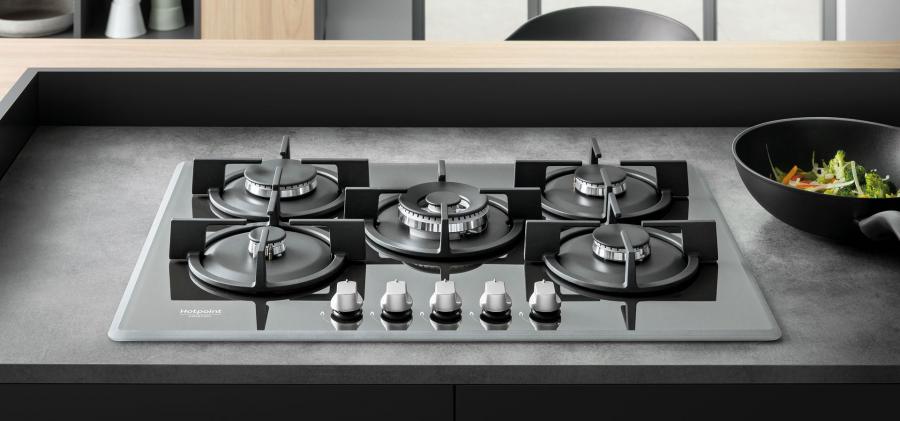 Design e materiali all’avanguardia nei piani cottura a gas Hotpoint